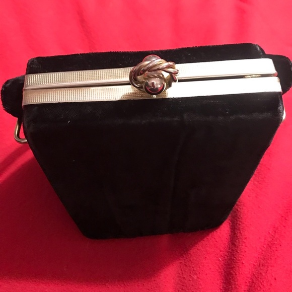 Vintage Black Velvet Purse with Gold Trim with Velvet Handle - Picture 7 of 10